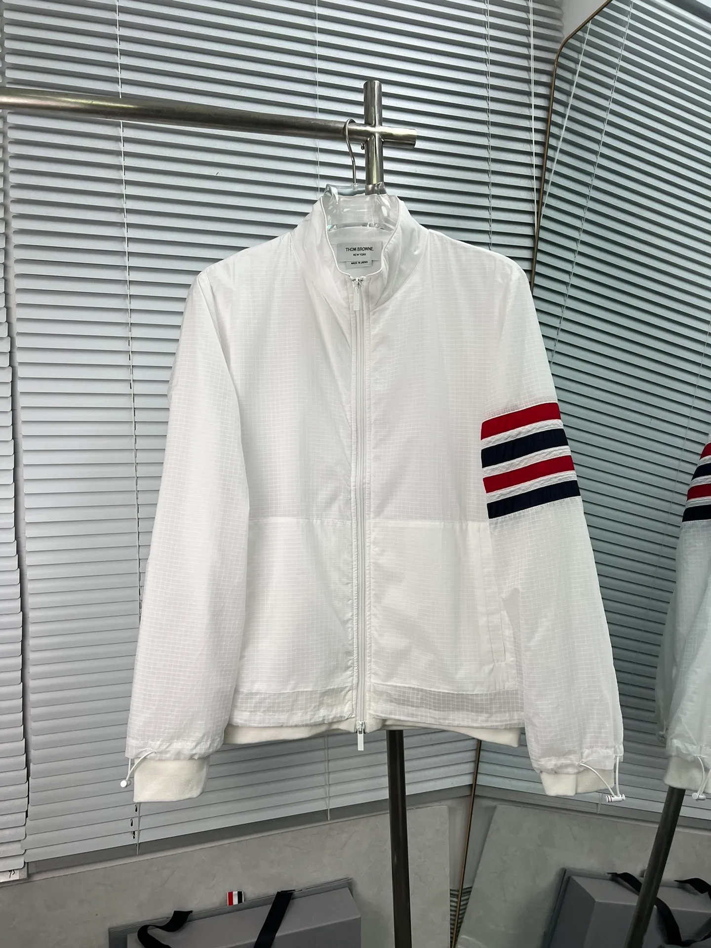 THOM BROWNE 2024 New Arrival ， ，Breathable ， ； ， Classic ：Gray Navy Blue White Sizes：1.2.3.4.5